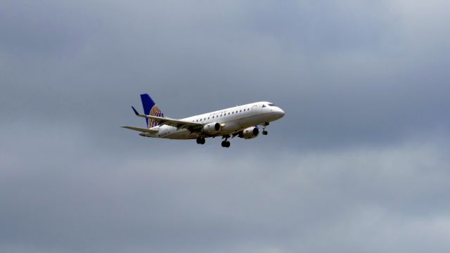 Embraer 170/175 (N640RW)