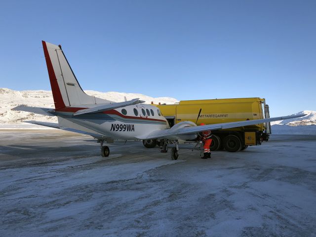 Beechcraft King Air 90 (N999WA) - A winter day in Greenland. On a ferry flight from Europe to the USA. 12 FEB 2018.