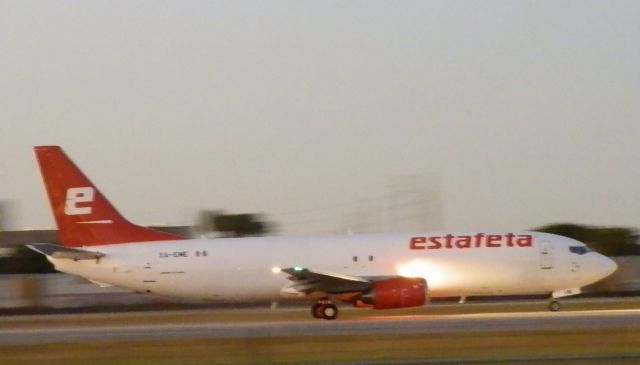 BOEING 737-400 (XA-EME)