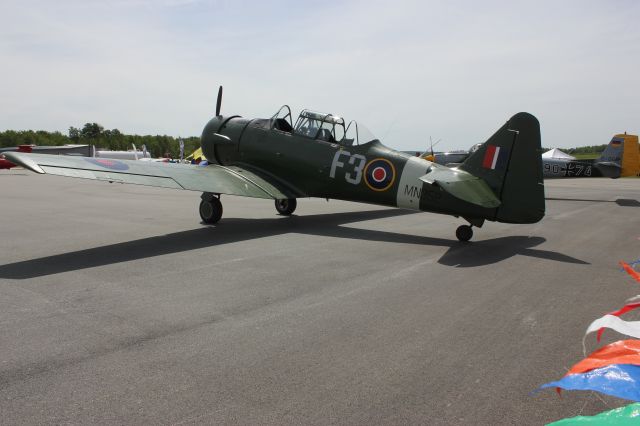 — — - C-GBQB North American Harvard à laéroport de Sherbrooke QC CYSC pour un Fly-in les Faucheurs de Marguerites 16-06-2018