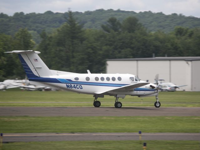 Beechcraft Super King Air 200 (N84CQ) - Runway 09. 17 June 2015.