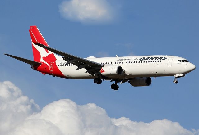Boeing 737-700 (VH-XZG) - QANTAS - BOEING 737-838 - REG VH-XZG (CN 39271) - ADELAIDE INTERNATIONAL AIRPORT SA. AUSTRALIA - YPAD 7/8/2014