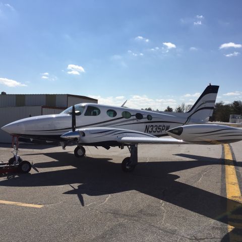 Cessna 402 (N335PW)