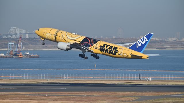 Boeing 777-200 (JA743A) - 10.Dec.2023br /RWY34R