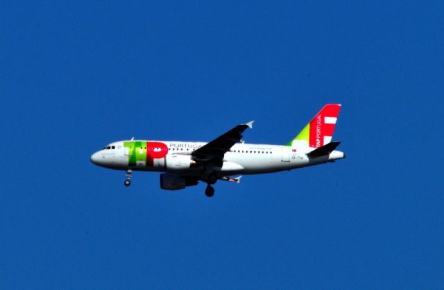Airbus A319 (CS-TTD)