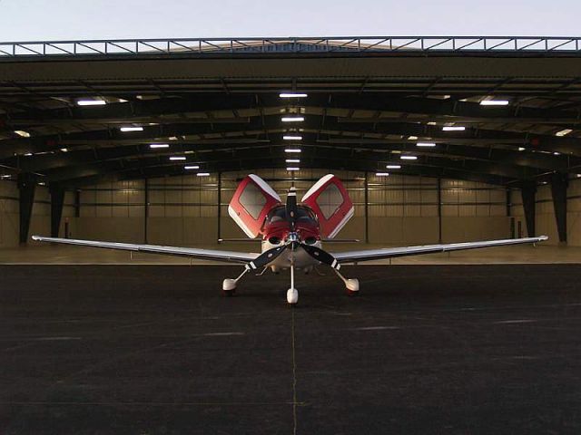 Cirrus SR-22 (C-FFZZ)