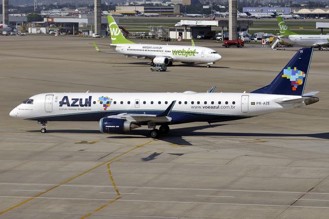 Embraer ERJ-190 (PR-AZE)