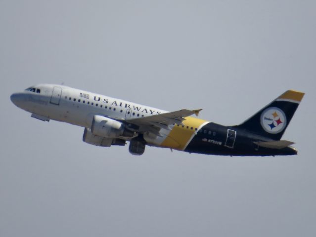 Airbus A319 (N733UW) - US Airways A319 "Pittsburg Steelers" 2/22/14 