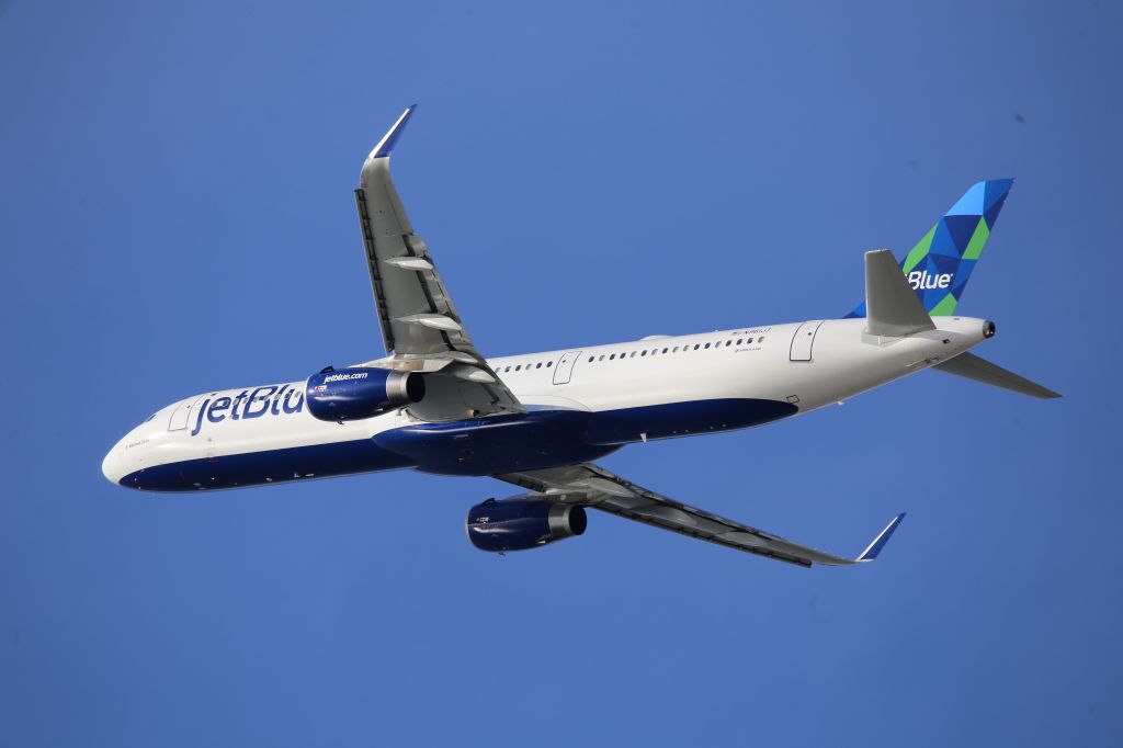 Airbus A321 (N961JT)