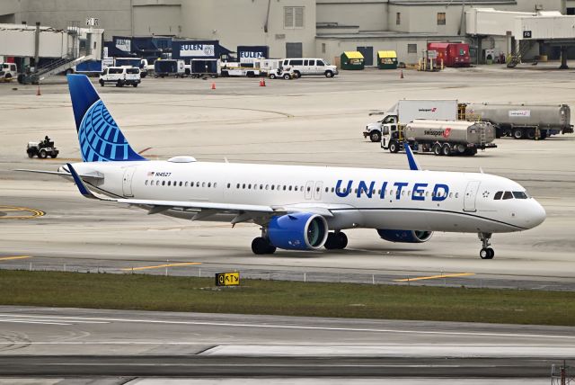 Airbus A321neo (N14527)