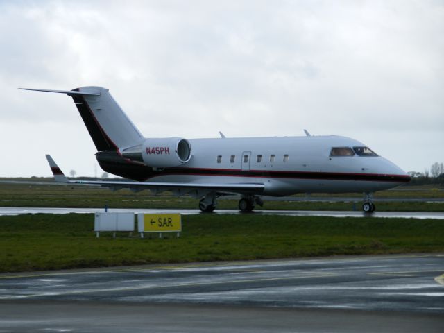 Canadair Challenger (N45PH) - N45PH AT EINN 16/12/2010