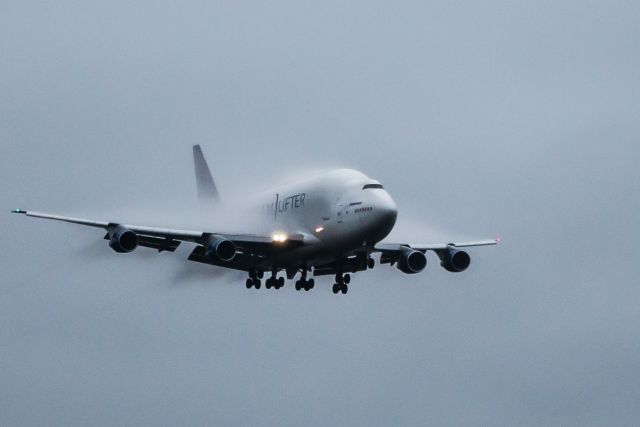 Boeing Dreamlifter (N780BA) - Dreamlifter on final into Paine Field on a foggy, wet morning.