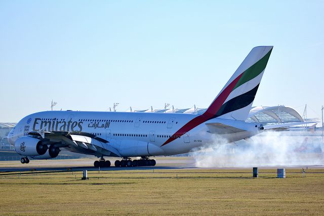 Airbus A380-800 (A6-EDQ)