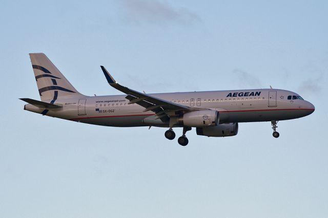 Airbus A320 (SX-DGZ) - AEE638 from Athens on final approach to 05L at Manchester