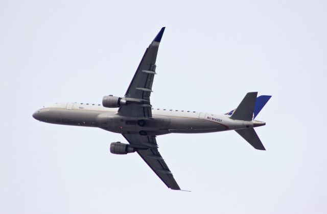 Embraer 170/175 (N143SY)