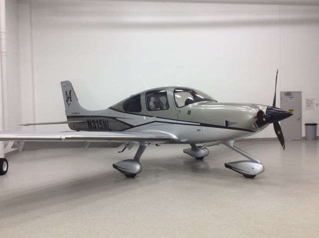 Cirrus SR-22 (N315NL)