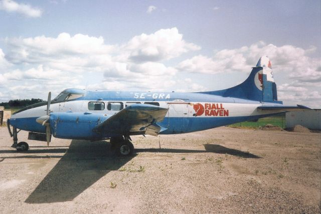 Hawker Siddeley Dove (SE-GRA) - Seen here in Jun-92.