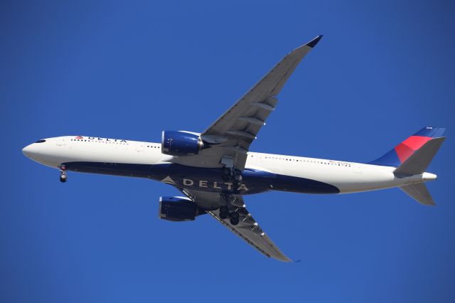 Airbus A330-900 (N410DZ)