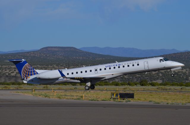 Embraer ERJ-145 (N11127)