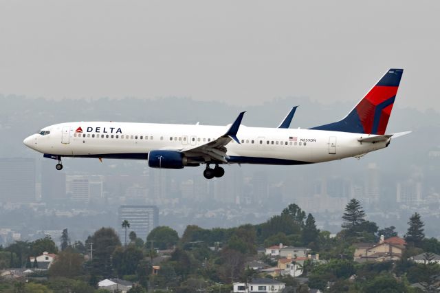 Boeing 737-900 (N859DN)
