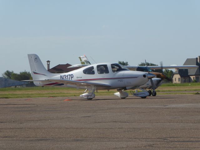 Cirrus SR-20 (N317P)