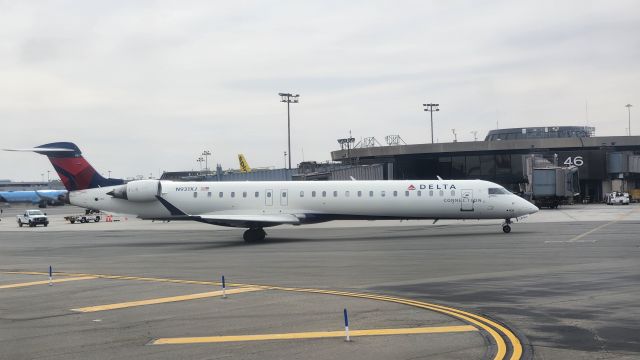Canadair Regional Jet CRJ-900 (N931XJ)
