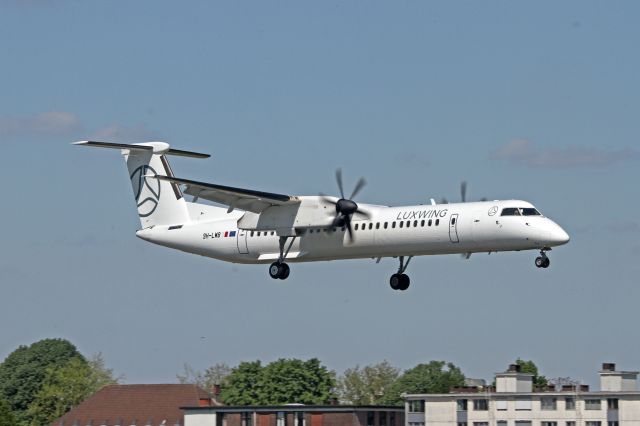 de Havilland Dash 8-100 (9H-LWB)
