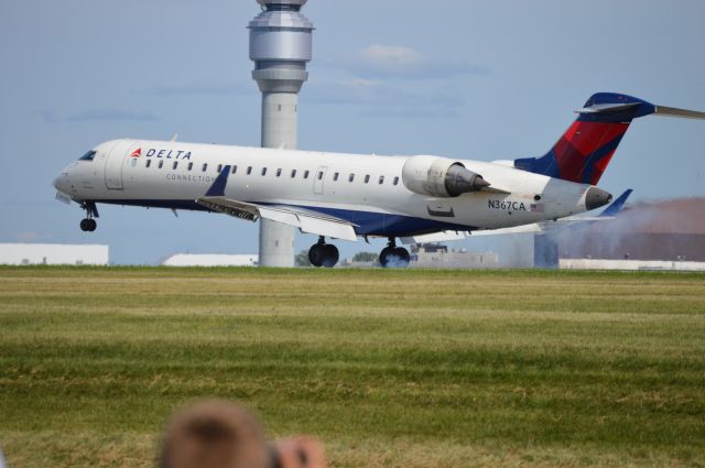 Canadair Regional Jet CRJ-700 (N367CA)