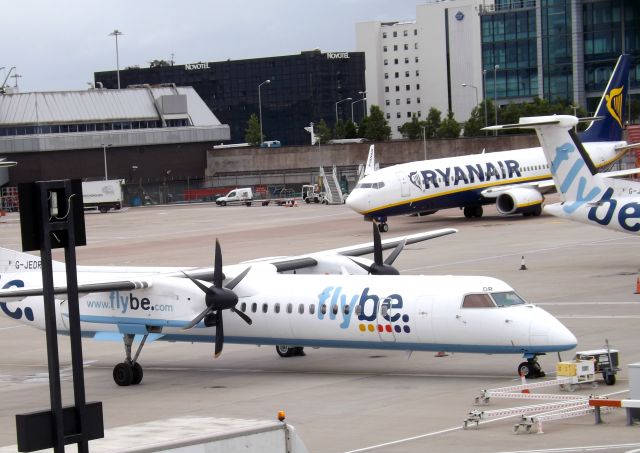 de Havilland Dash 8-400 (G-JEDR)