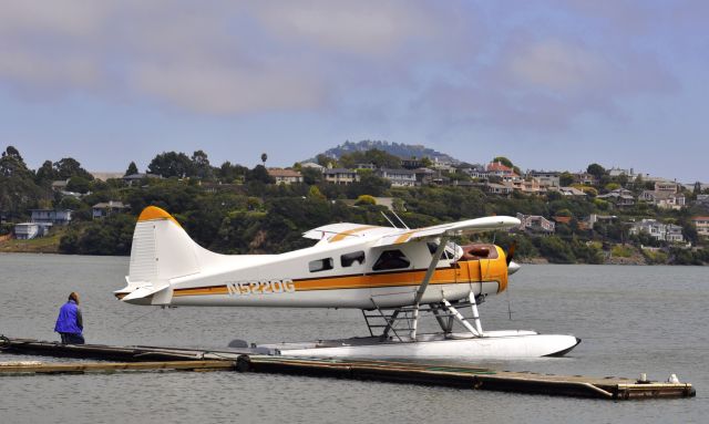 De Havilland Canada DHC-2 Mk1 Beaver (N5220G) - San Francisco Seaplane Tours Inc - Dehavilland BEAVER DHC-2 MK.1 N5220G in Sausalito