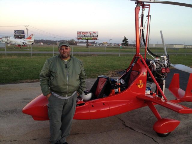 Experimental 100kts (N322MG) - Paul Salmon after setting a new World Record for "Distance without Landing" on November 10, 2015.  1,653 km from KELP to KCGI