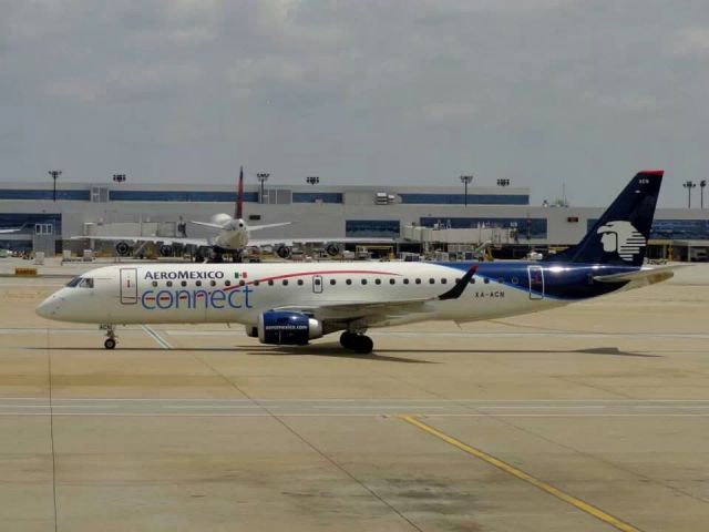 Embraer ERJ-190 (XA-ACN)