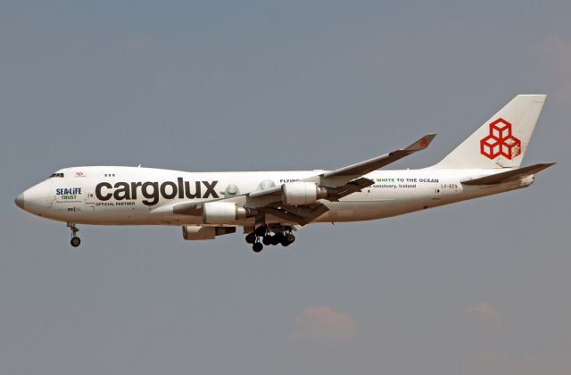 Boeing 747-400 (LX-ECV) - Cargolux / Boeing 747-4HQF / MSN 37303 / LX-ECV "Sea Life Trust " / MMMX 05/2020