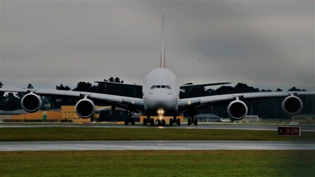 Airbus A380-800 (A6-EEK)