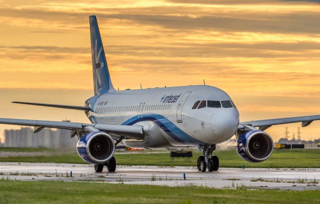 Airbus A320 (XA-SUN) - Up with the sun to catch this Interjet A320, here approaching the threshold of 06L