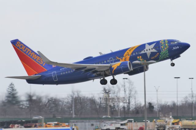 Boeing 737-700 (N727SW)