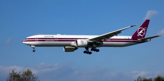 BOEING 777-300ER (A7-BAC) - About to touch down is this 2008 Qatar Airways Boeing 777-3DZ (ER) sporting the 25th Anniversary livery in the Autumn of 2023. DOHA - KPHL