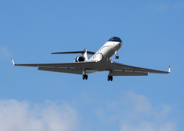 Gulfstream Aerospace Gulfstream V (N550DA) - N550DA on short final runway 19 at KTEB, previously registered to a Cessna Citation II