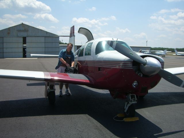 Mooney M-20 (N40464)