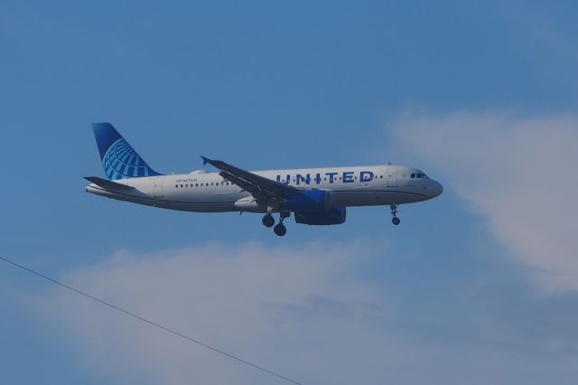 Airbus A319 (N476UA)