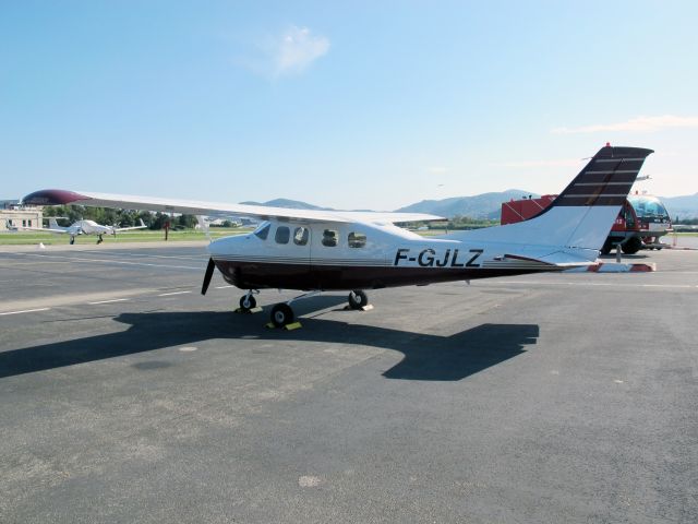 Cessna P210 Pressurized Centurion (F-GJLZ)