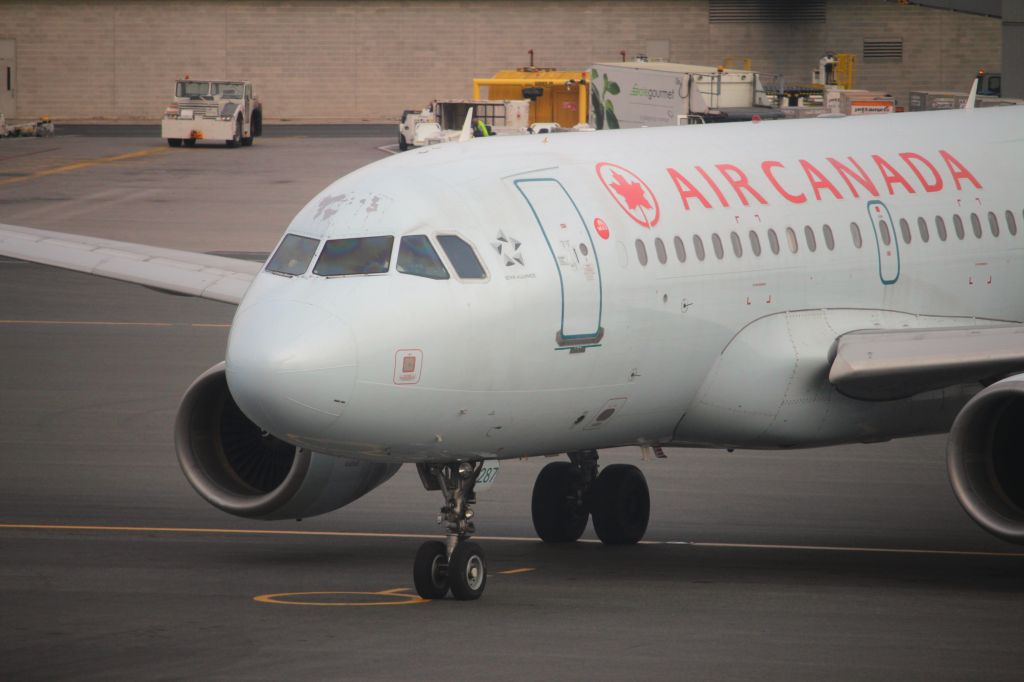 Airbus A319 (C-GITR)