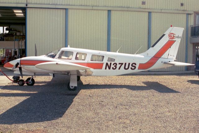 Piper Seneca (N37US) - Seen here on 2-Jun-04.