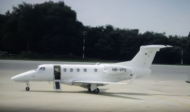 Embraer Phenom 300 (HB-VPG)