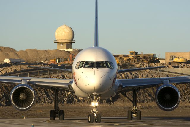 Boeing 757-200 (G-LSAN)