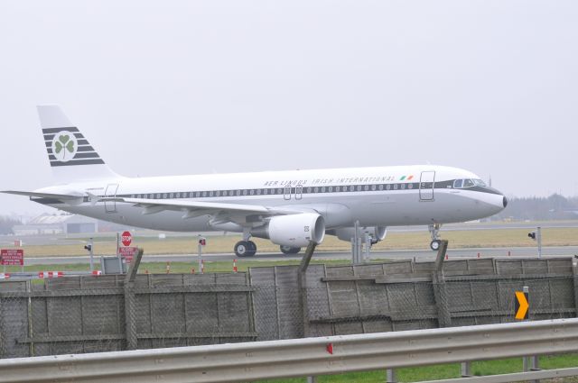 Airbus A320 (EI-DVM) - Retro Aer LIngus livery celebrating 75 years