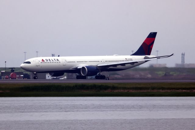 Airbus A330-900 (N413DX) - Diversion from JFK due to fog.
