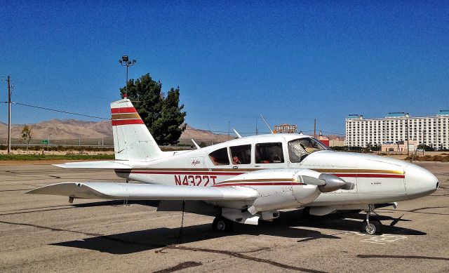 Piper Apache (N4322T)