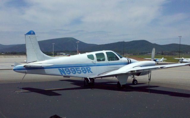 Beechcraft Travel Air (N9958R)