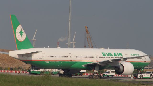 BOEING 777-300ER (B-16716)